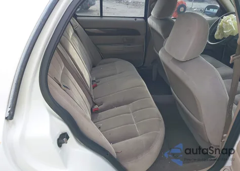 2003 Mercury Grand Marquis Gs z USA, uszkodzony, nr VIN 2MEFM74W33X669048